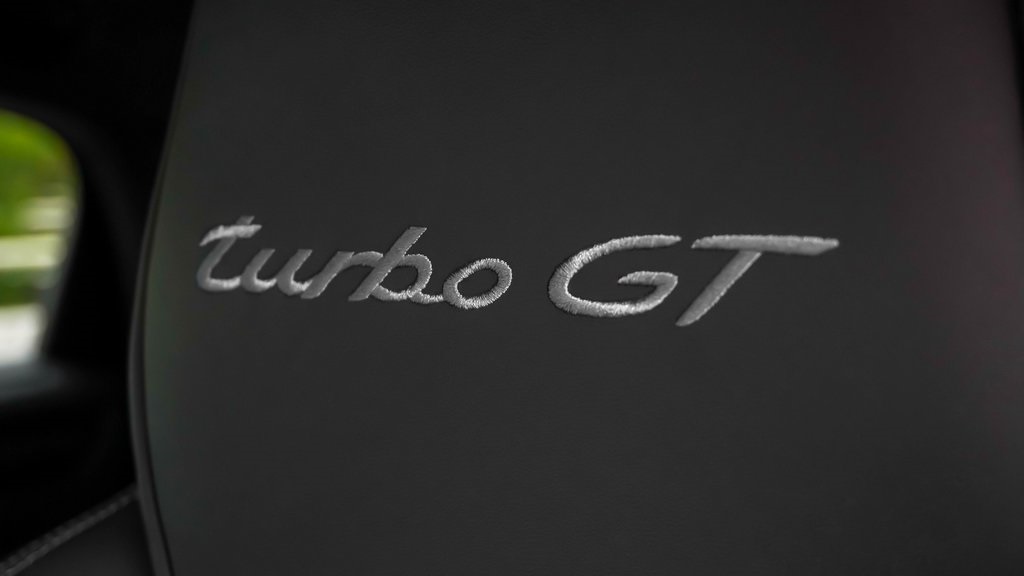 2023 Porsche Cayenne Coupe Turbo GT 35