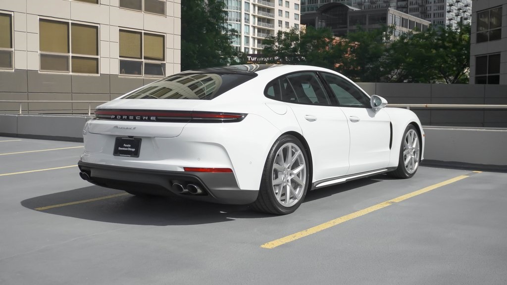 2024 Porsche Panamera 4 4