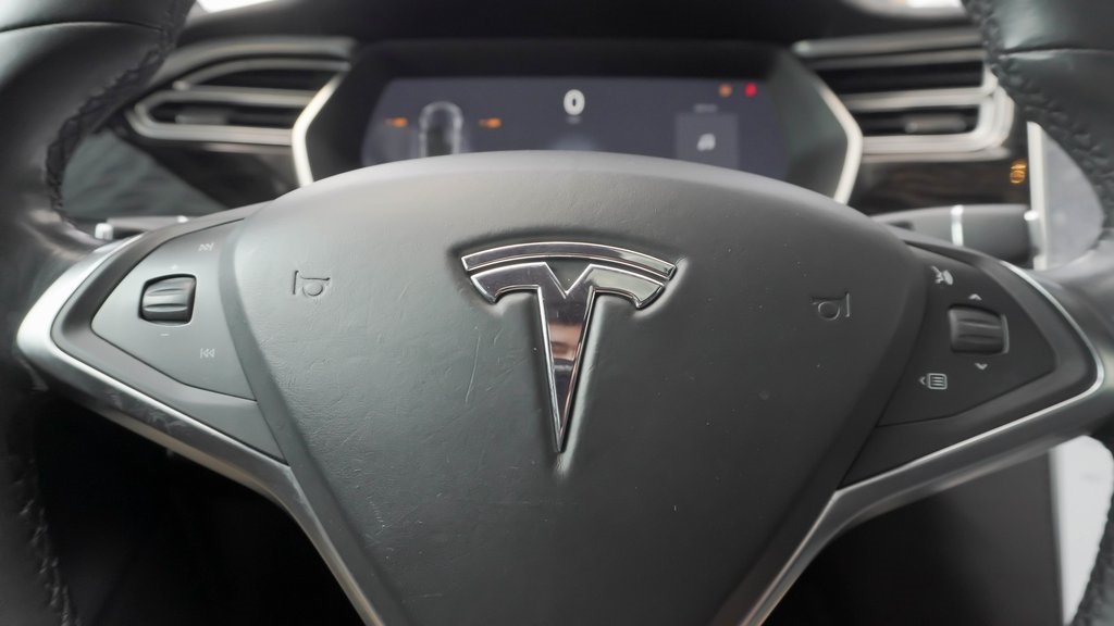 2016 Tesla Model S 70D 29