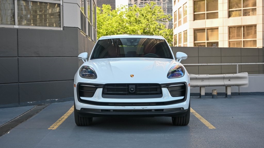 2024 Porsche Macan  2