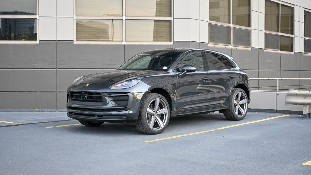 2024 Porsche Macan  1