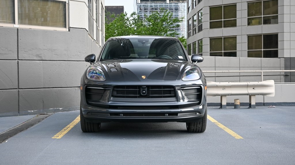 2024 Porsche Macan  2