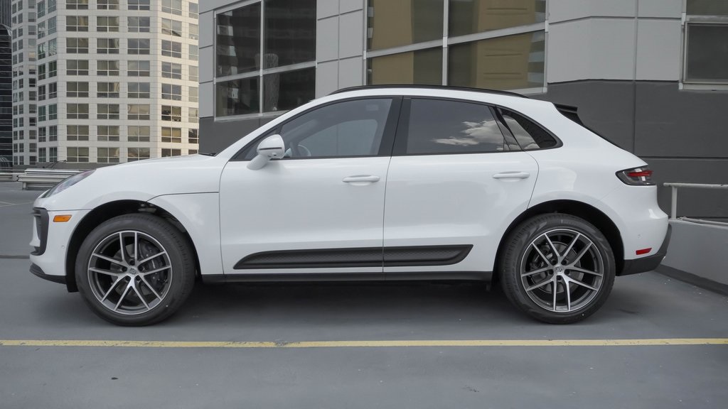 2024 Porsche Macan  3