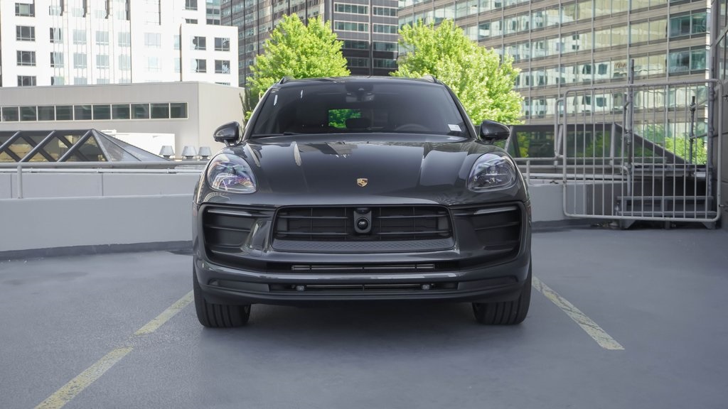 2024 Porsche Macan  2