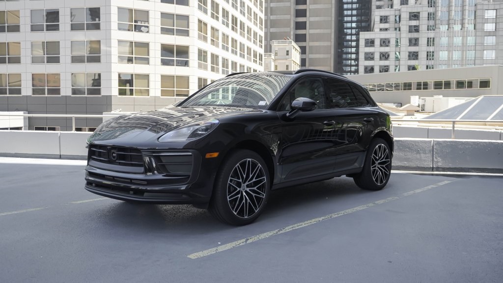 2024 Porsche Macan  1