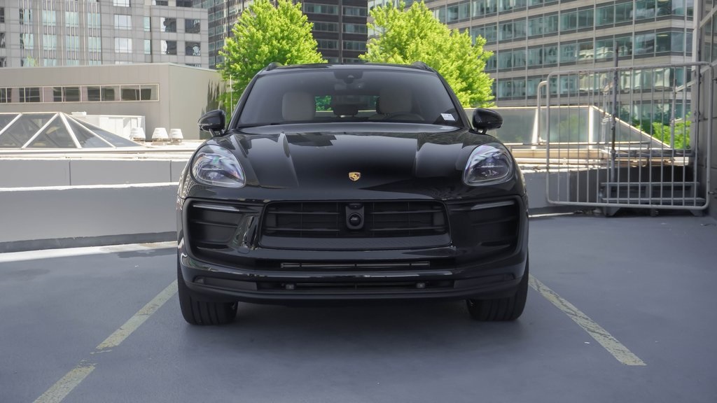 2024 Porsche Macan  2