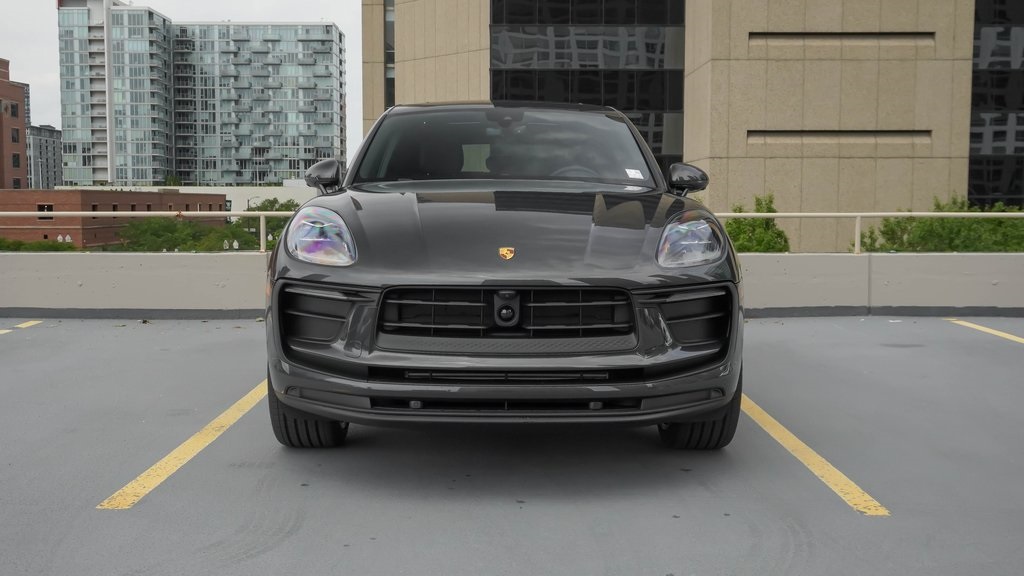 2024 Porsche Macan  2