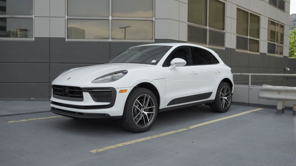 2024 Porsche Macan  1