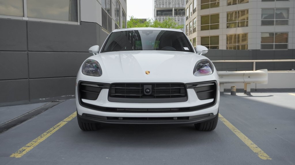 2024 Porsche Macan  2