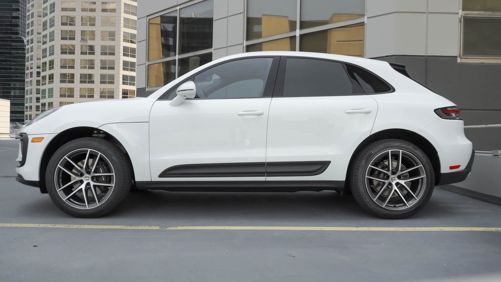 2024 Porsche Macan  3