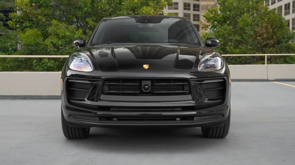 2024 Porsche Macan  2