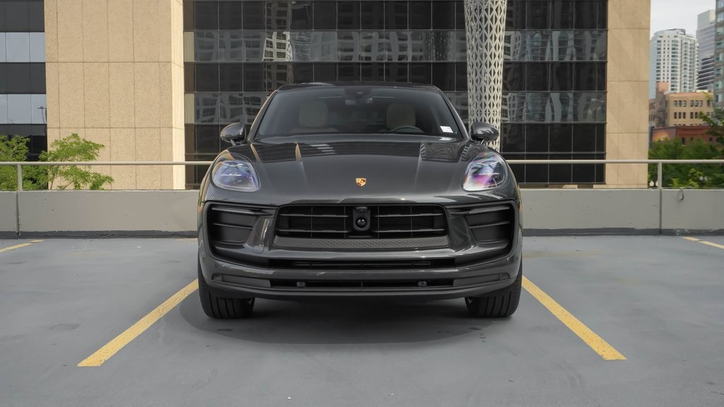 2024 Porsche Macan  2