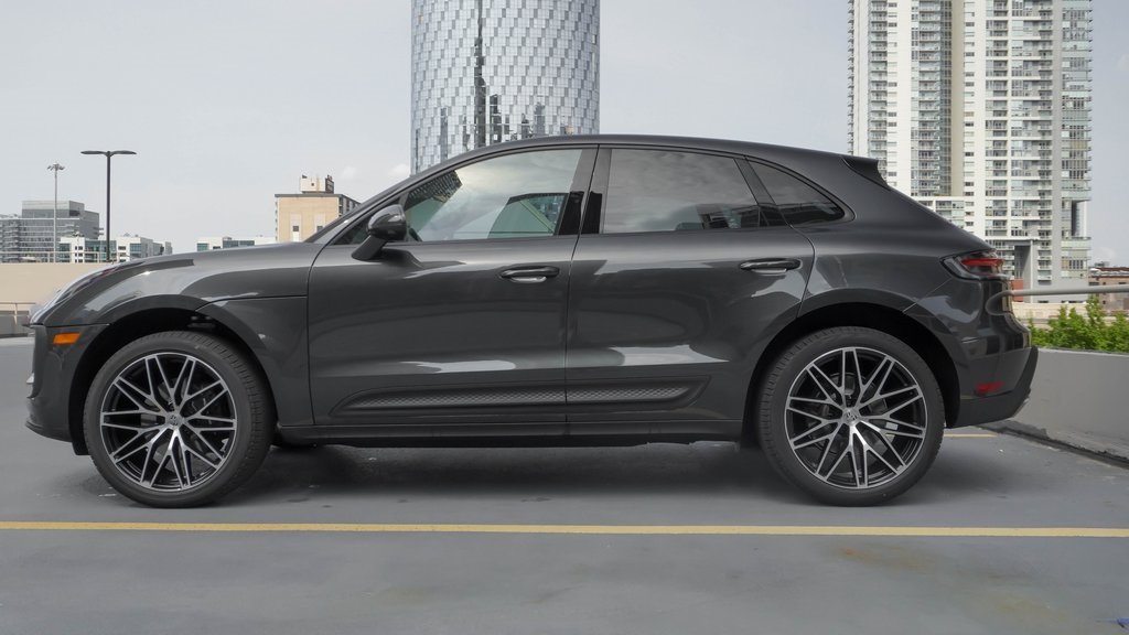 2024 Porsche Macan  3