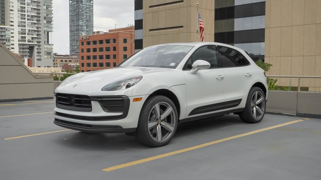 2024 Porsche Macan  1