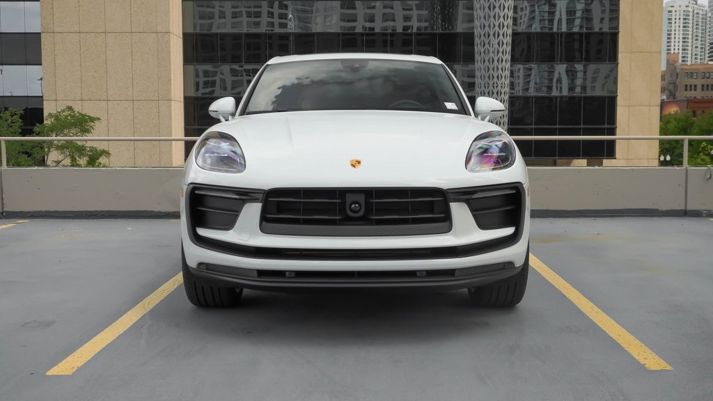 2024 Porsche Macan  2