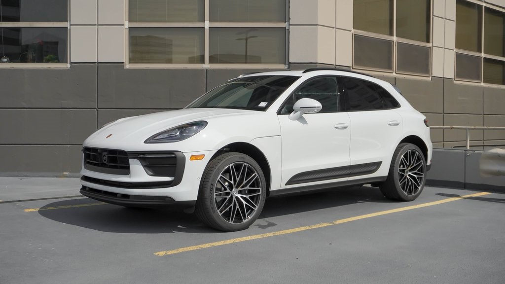 2024 Porsche Macan  1