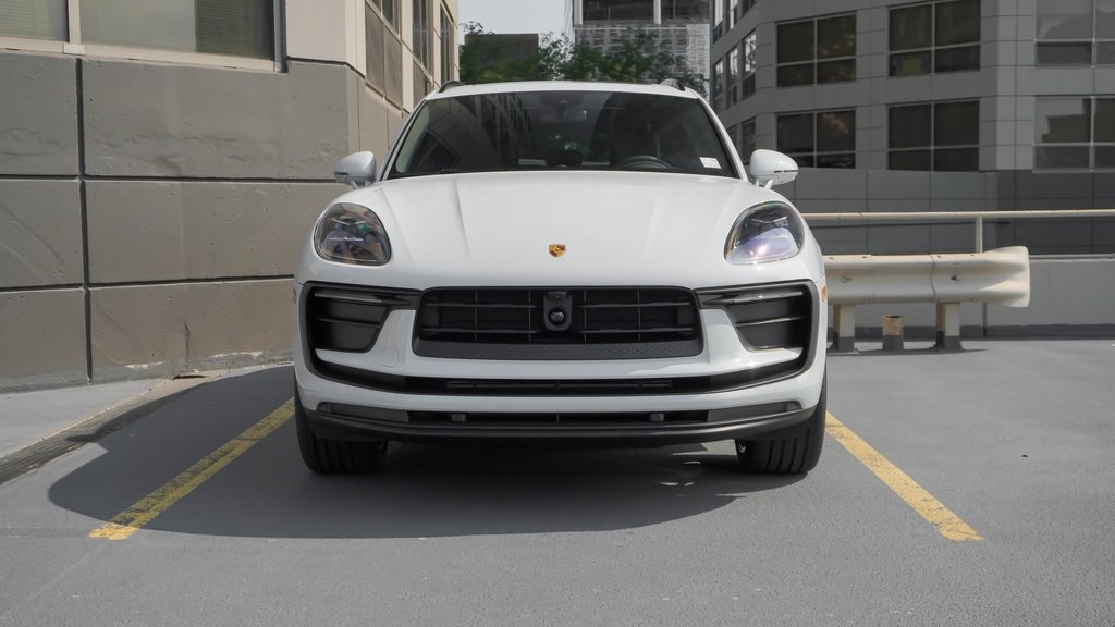 2024 Porsche Macan  2