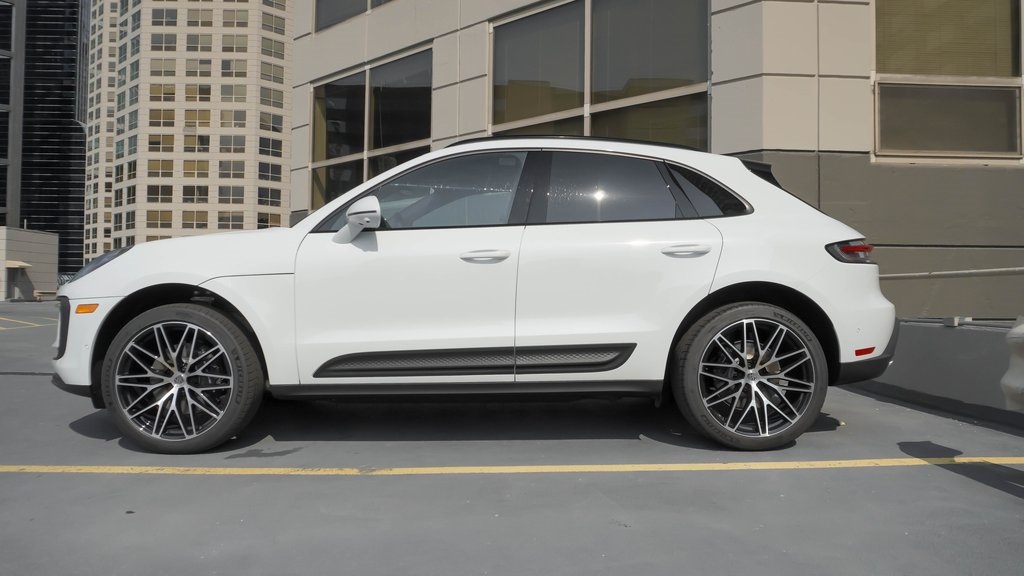 2024 Porsche Macan  3