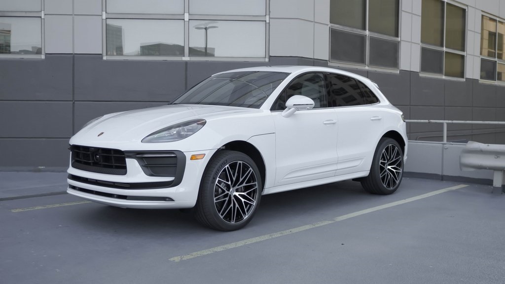 2024 Porsche Macan  1