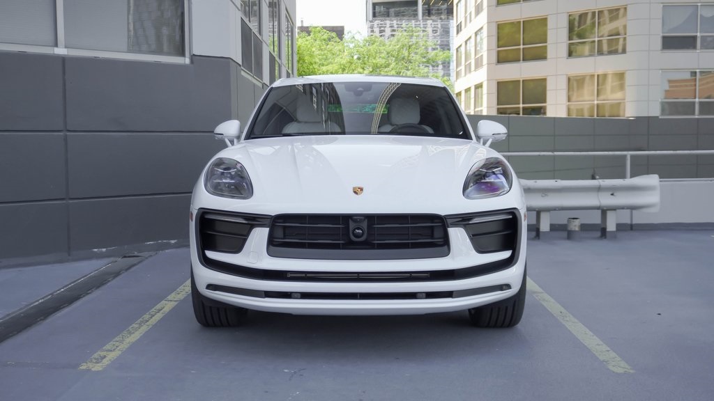 2024 Porsche Macan  2