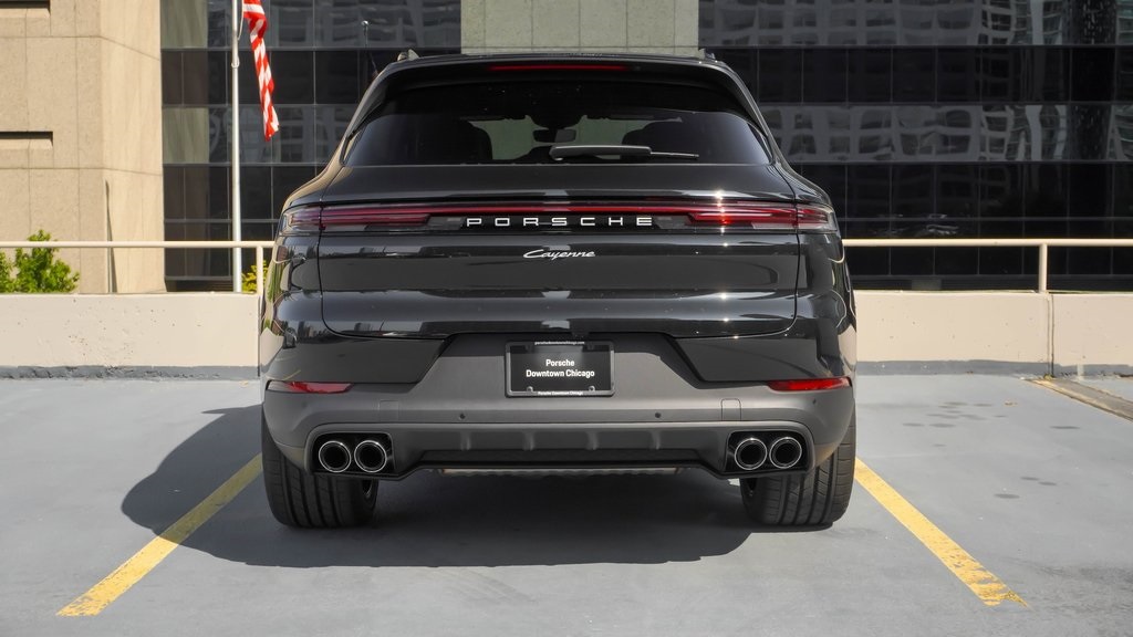 2025 Porsche Cayenne  4