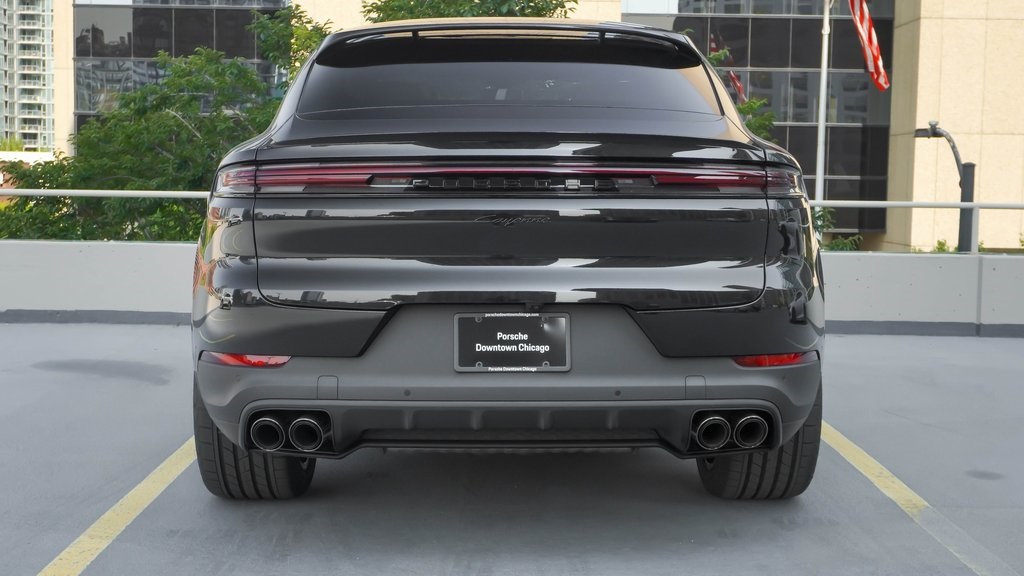 2025 Porsche Cayenne Coupe  4