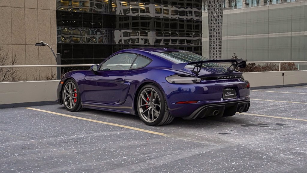 2022 Porsche 718 Cayman GT4 8