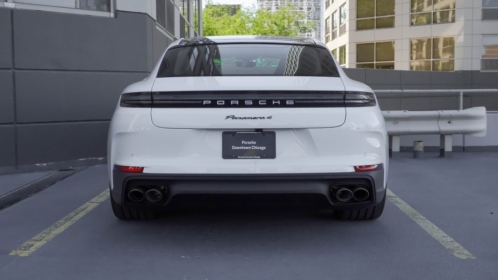 2025 Porsche Panamera 4 4