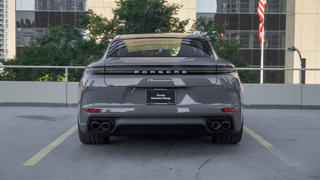 2025 Porsche Panamera 4 4