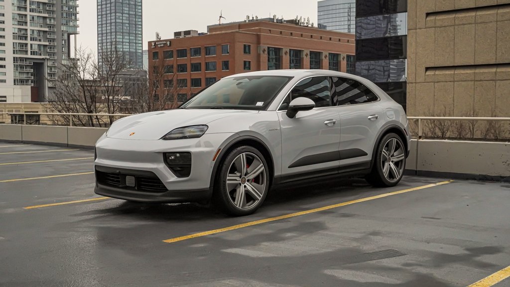 2025 Porsche Macan Electric 4S 1