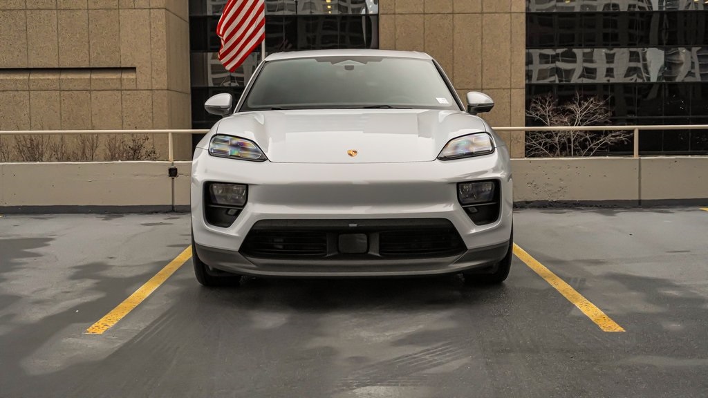 2025 Porsche Macan Electric 4S 2