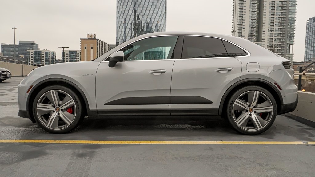 2025 Porsche Macan Electric 4S 5