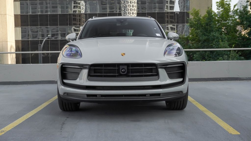 2025 Porsche Macan  2