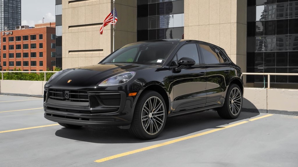 2025 Porsche Macan  1