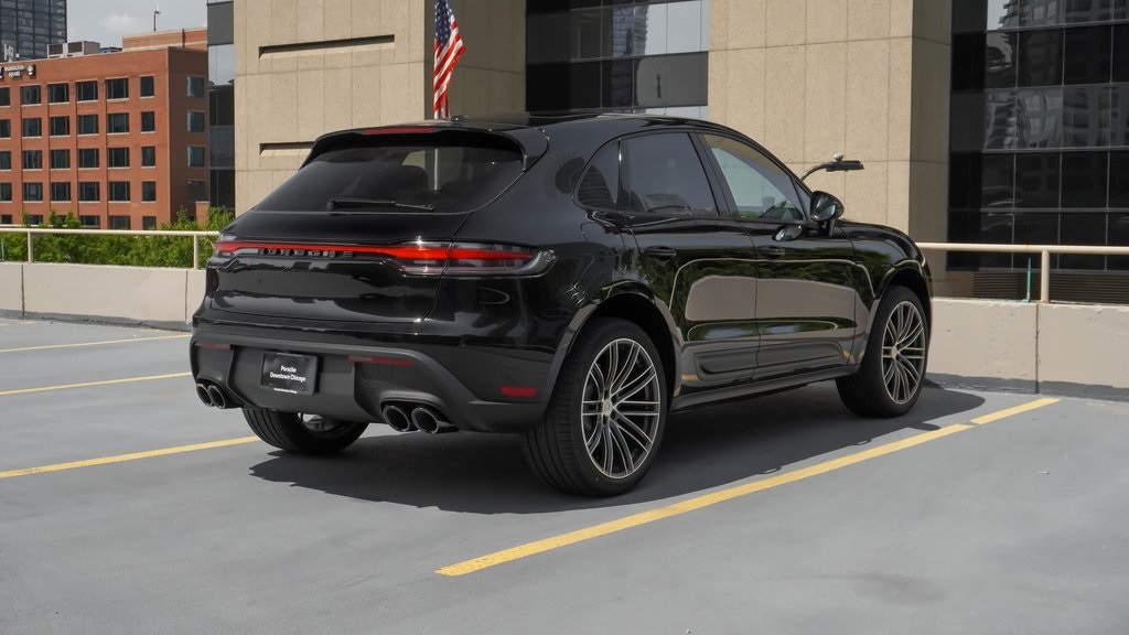 2025 Porsche Macan  3