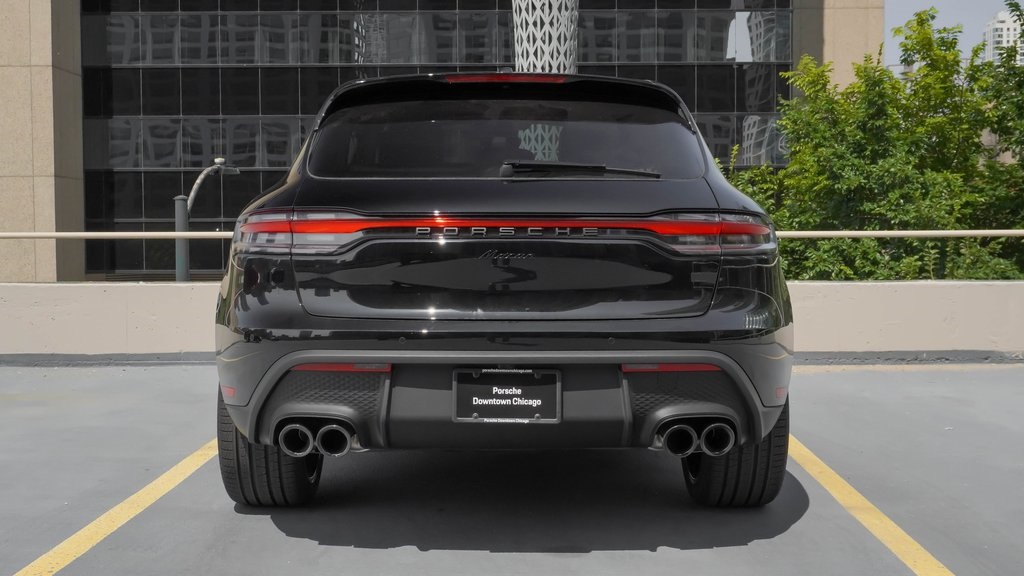 2025 Porsche Macan  4