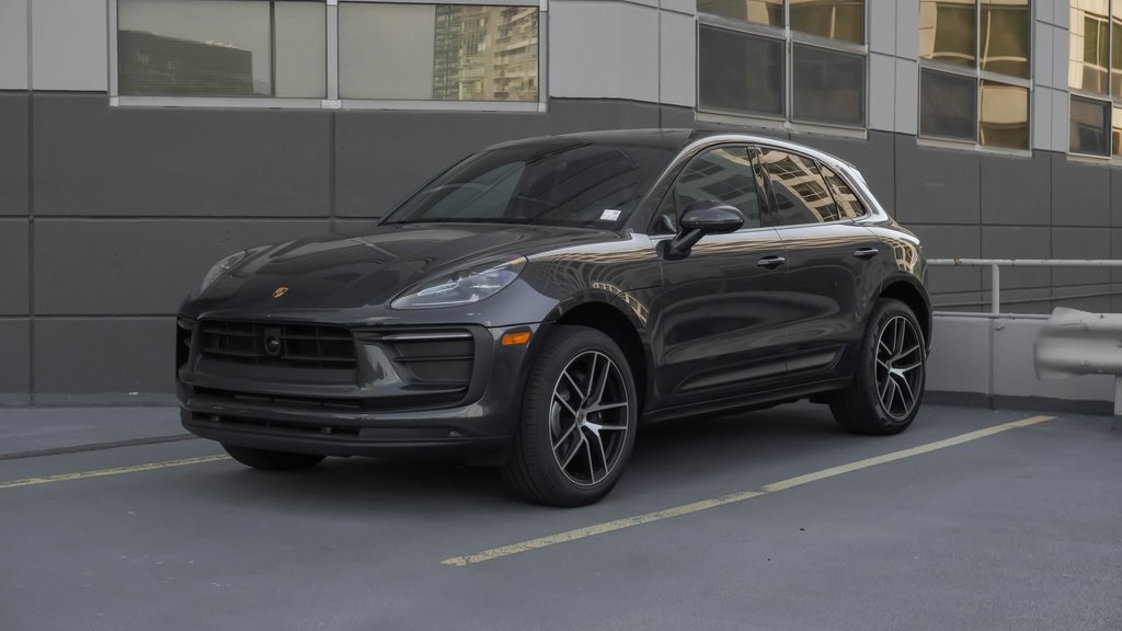 2025 Porsche Macan  1