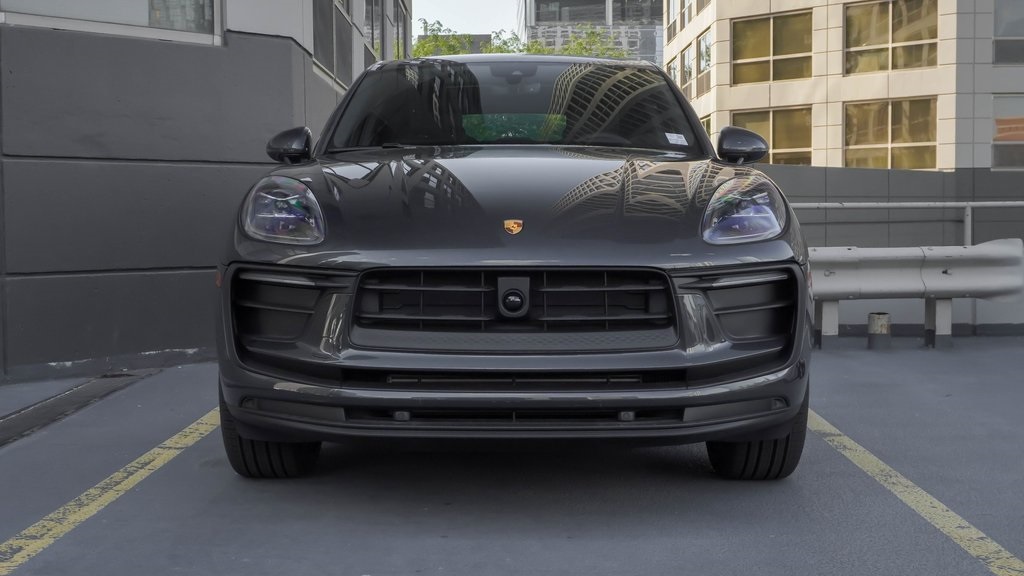 2025 Porsche Macan  2