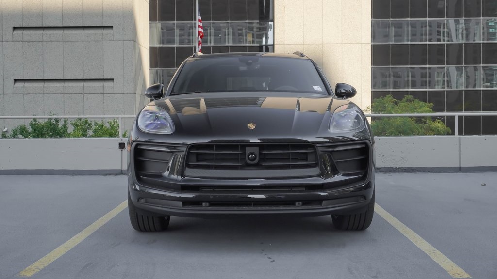 2025 Porsche Macan  2