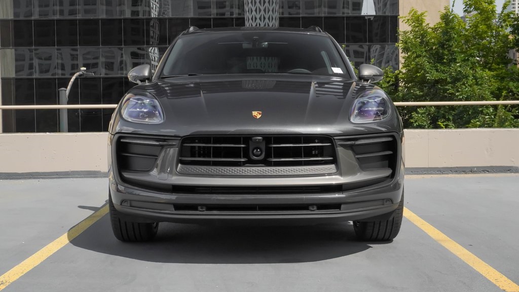 2025 Porsche Macan T 2