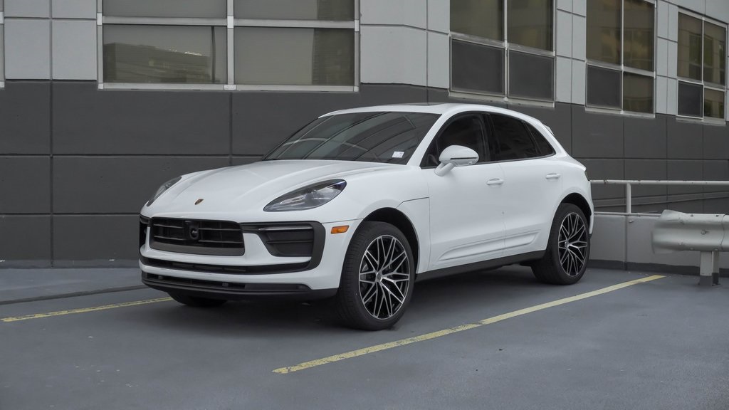 2025 Porsche Macan  1