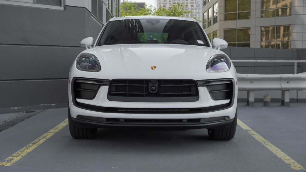 2025 Porsche Macan  2