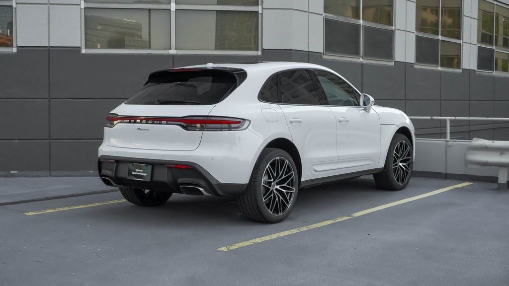 2025 Porsche Macan  3