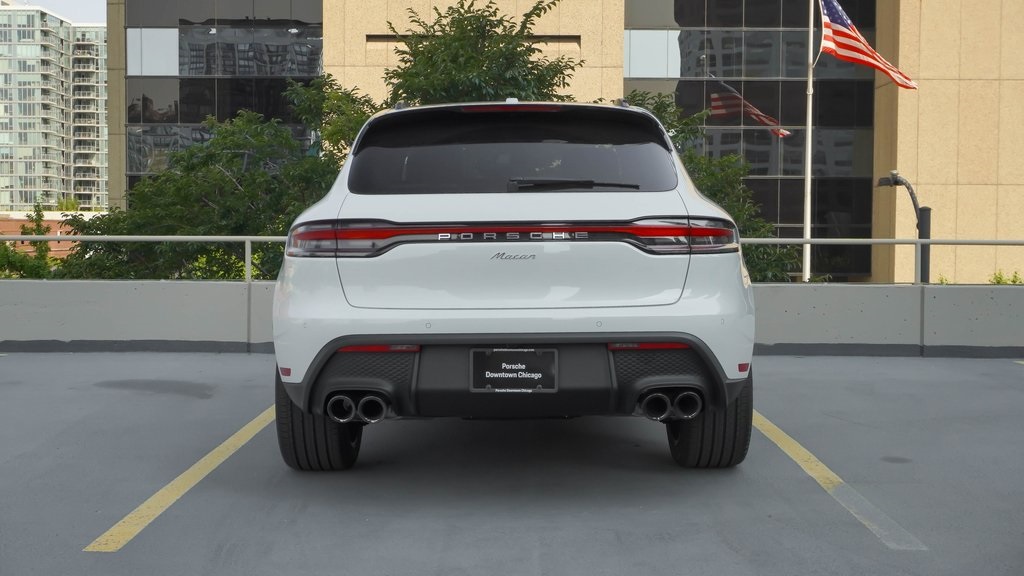 2025 Porsche Macan  4