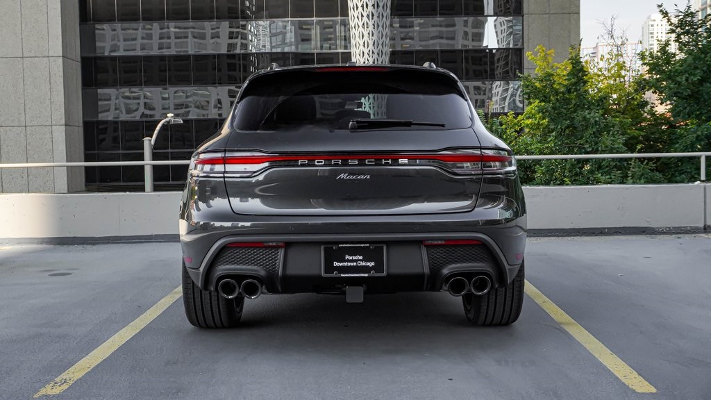 2025 Porsche Macan  4