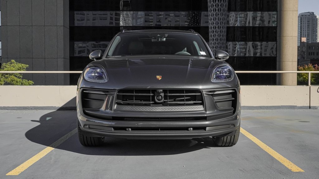 2025 Porsche Macan  2