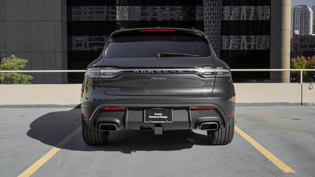 2025 Porsche Macan  4