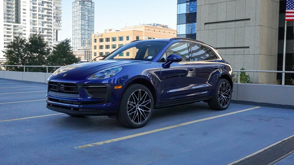 2025 Porsche Macan  1