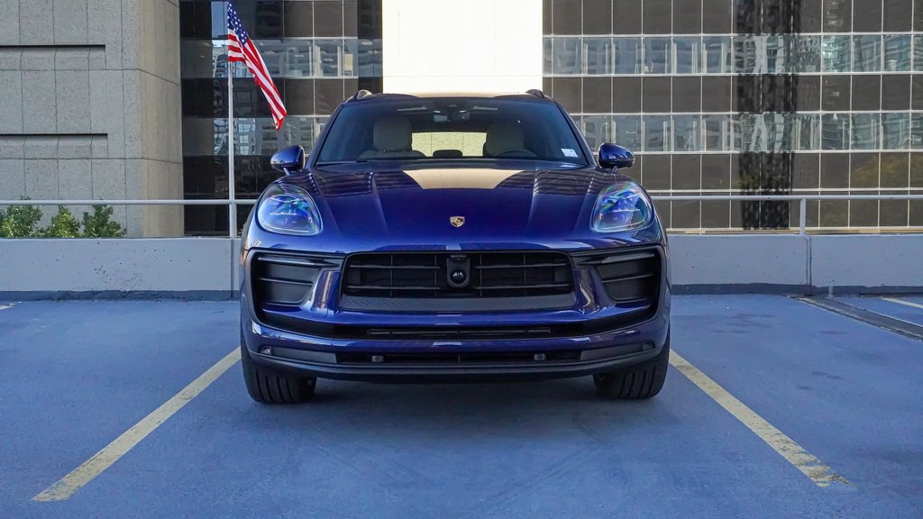 2025 Porsche Macan  2