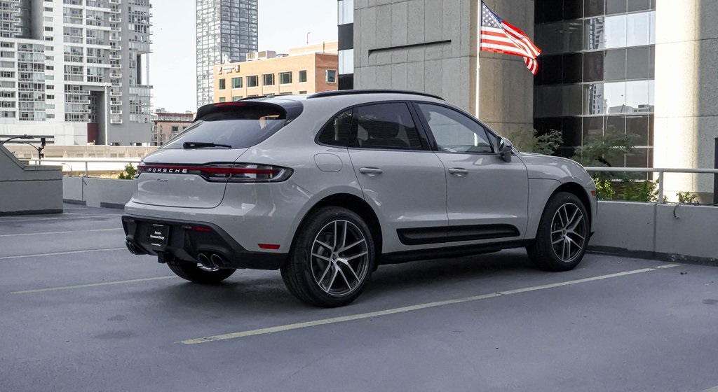 2025 Porsche Macan  3